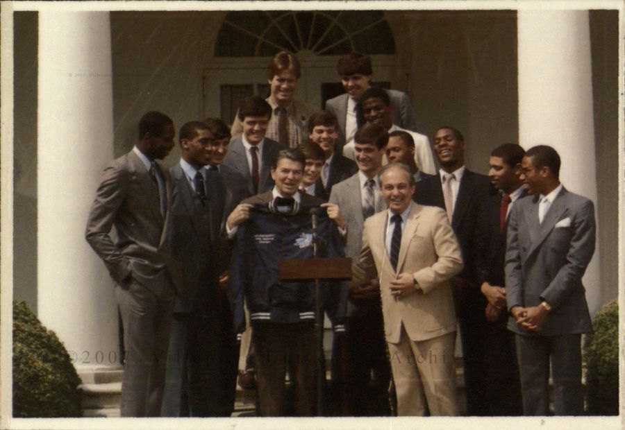 Villanova 1985 team with Reagan