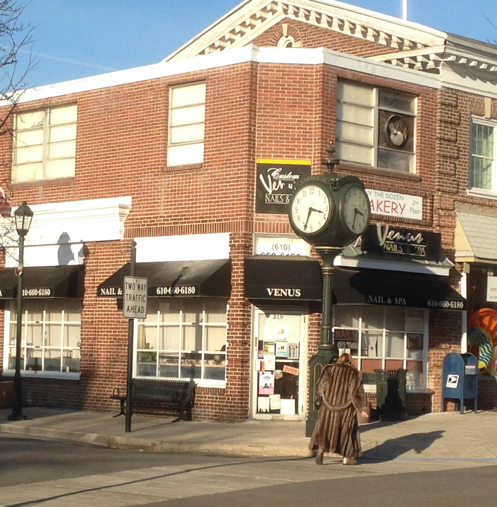Lady-in-Narberth-with-Fur-Coat-1